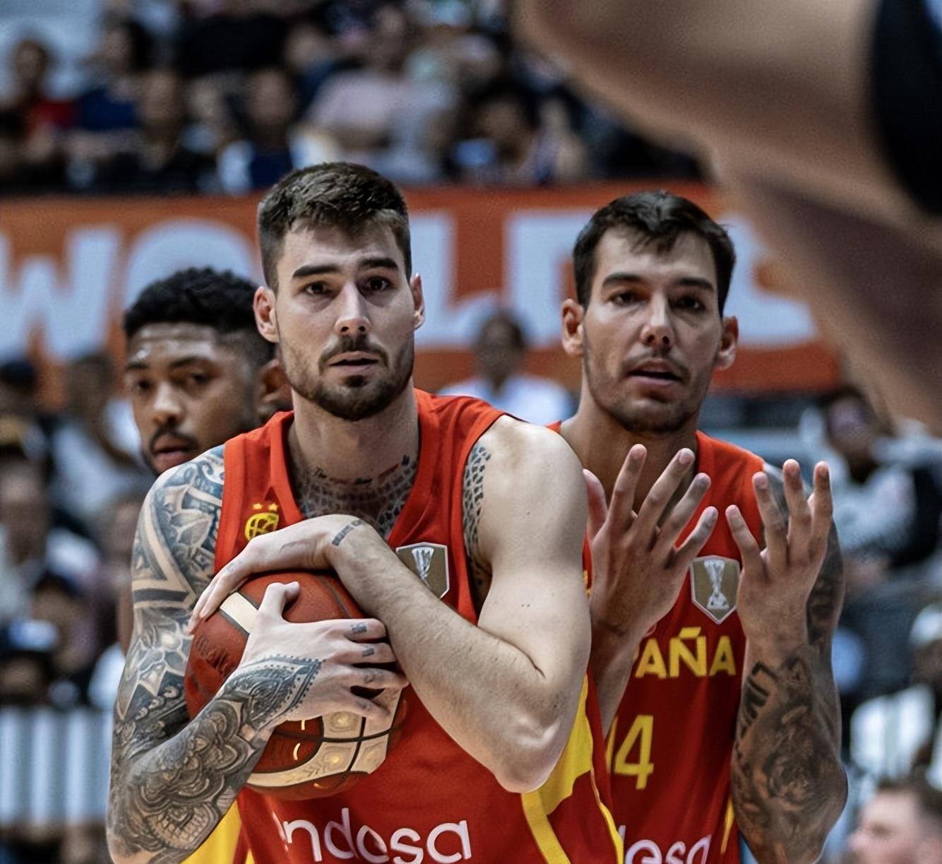 尊龙凯时-西班牙篮球明星弗尔南德斯连续三场砍下+得分