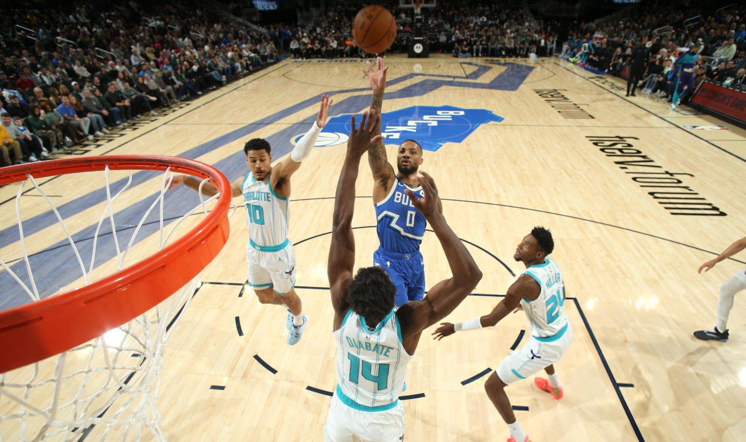 尊龙凯时-雄鹿队明星球员助球队连胜豪取赛季最佳战绩的简单介绍